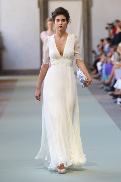 Luisa Beccaria Spring 2012 Ready-to-Wear。路易莎·贝卡里亚2012米兰时装周春夏高级成衣发布。