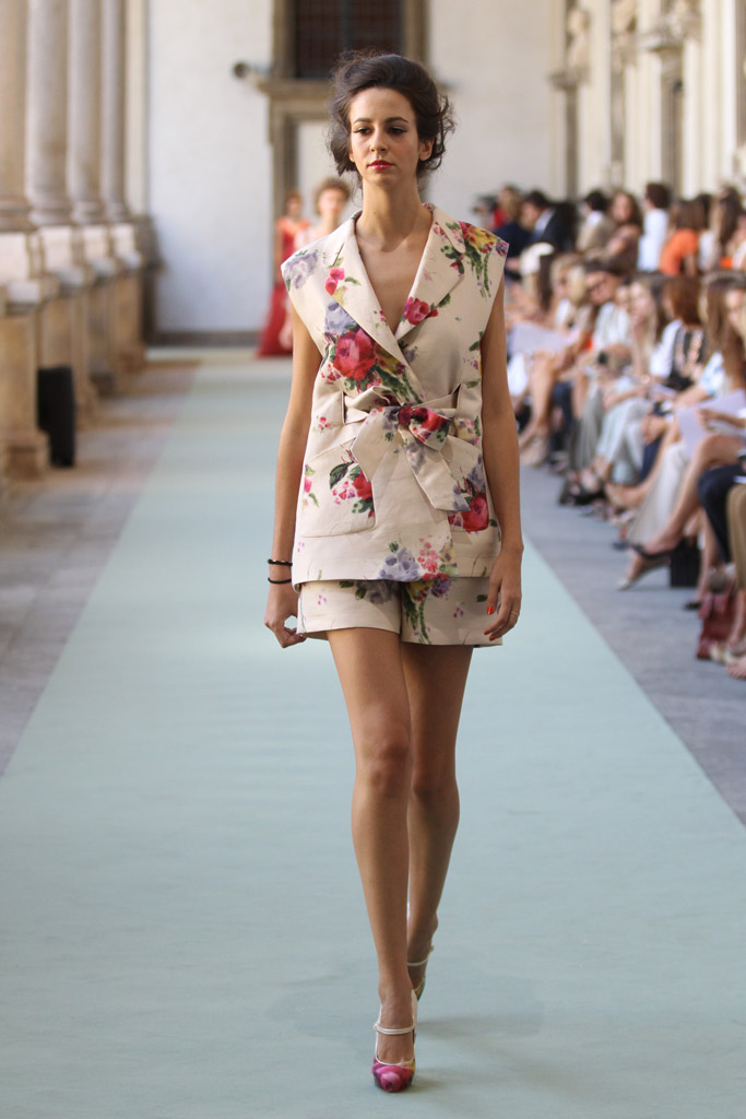 Luisa Beccaria Spring 2012 Ready-to-Wear。路易莎·贝卡里亚2012米兰时装周春夏高级成衣发布。