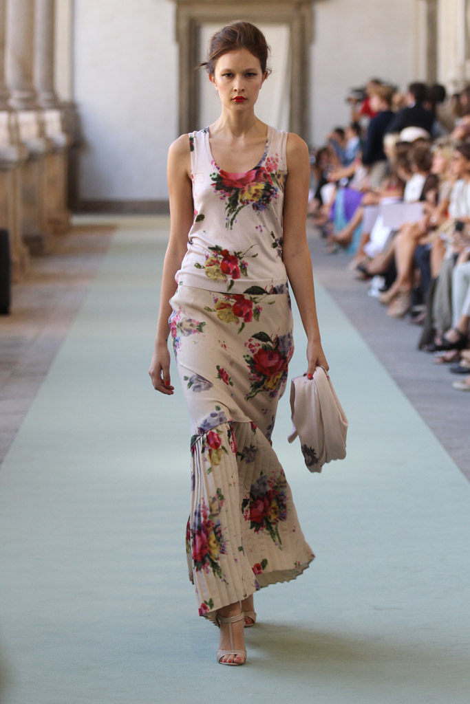 Luisa Beccaria Spring 2012 Ready-to-Wear。路易莎·贝卡里亚2012米兰时装周春夏高级成衣发布。