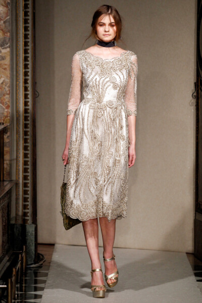 Luisa Beccaria Fall 2014 Ready-to-Wear。路易莎·贝卡里亚2014米兰时装周秋冬高级成衣发布。米兰巴加蒂 瓦尔塞基博物馆 (Bagatti Valsecchi) 收藏文艺复兴时期的艺术品、家具和挂毯，来自十九世纪收藏家Fausto和Gi…