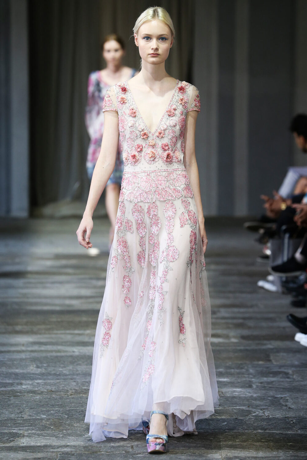 女装奢侈品礼服大片秀场5评论515更多