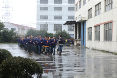 贝尔地板 漫天的大雨也阻挡不了我们迈向成功的步伐