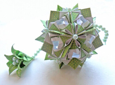 手工达人的立体花球折纸作品