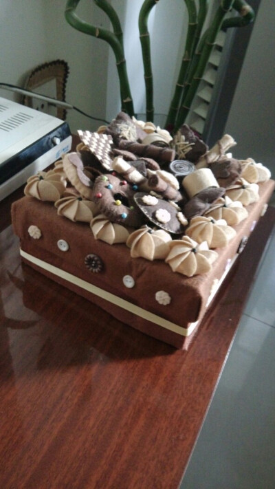 不织布方蛋糕，有曲奇蛋卷甜甜圈