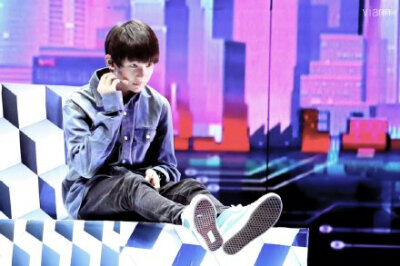 图见：见cr和logo