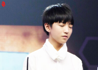 TFBOYS王俊凯 140520快乐大本营录制 cr.logo