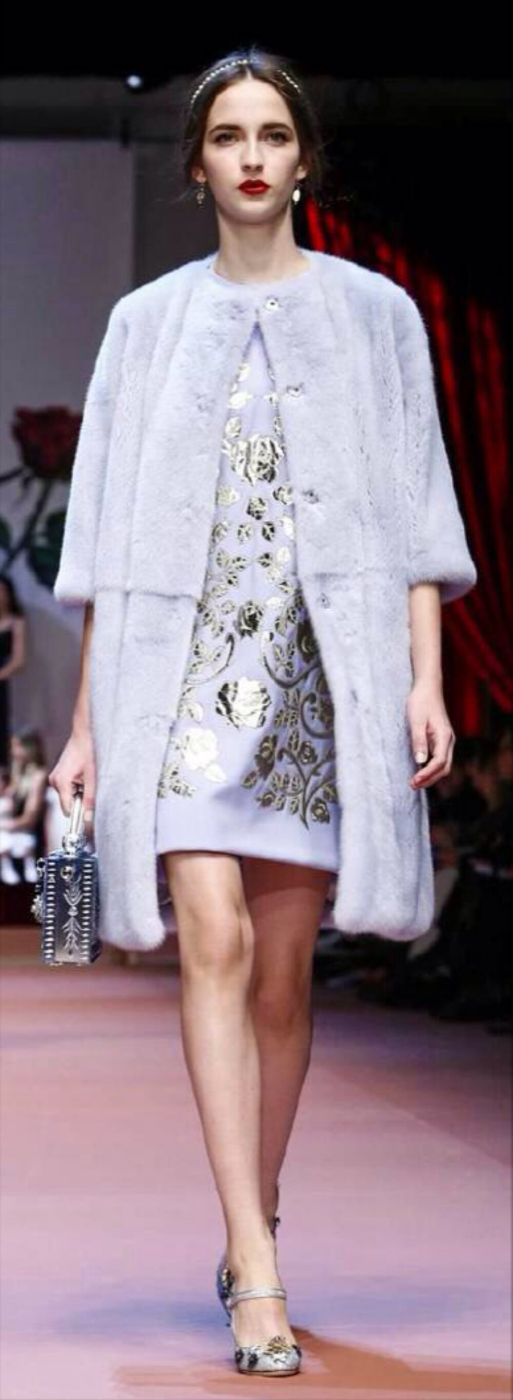 【衣睹为快时装周】Dolce &amp;amp; Gabbana RTW F/W 2015 杜嘉班纳让女人无论哪个阶段都最美 服饰风尚