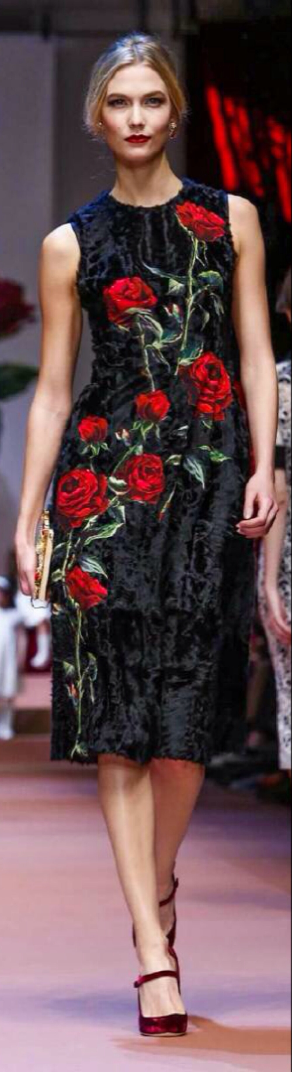 【衣睹为快时装周】Dolce &amp;amp; Gabbana RTW F/W 2015 杜嘉班纳让女人无论哪个阶段都最美 服饰风尚