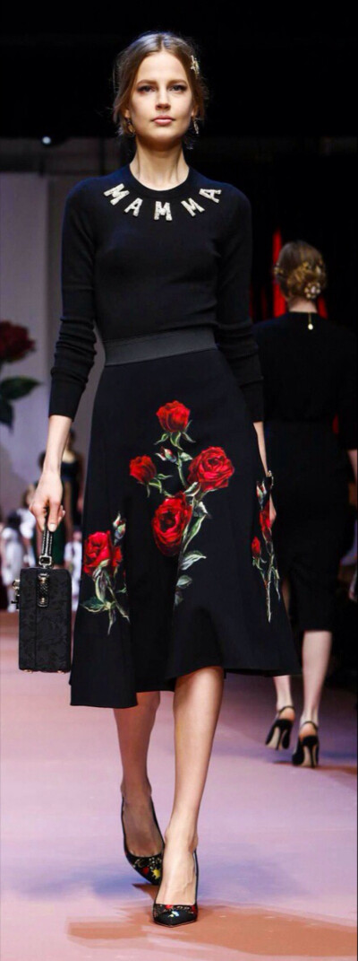 【衣睹为快时装周】Dolce &amp;amp; Gabbana RTW F/W 2015 杜嘉班纳让女人无论哪个阶段都最美 服饰风尚 玫瑰 康乃馨