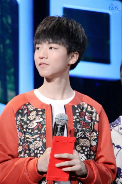 #TFBOYS王俊凯# #王俊凯# 央视网络春晚 cr xxx痞皮xin