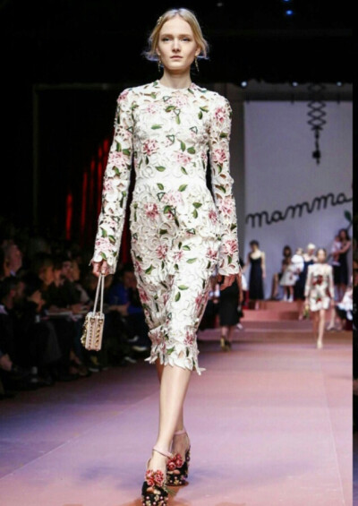 DolceGabbana Winter 2016 Women's Fashion Show