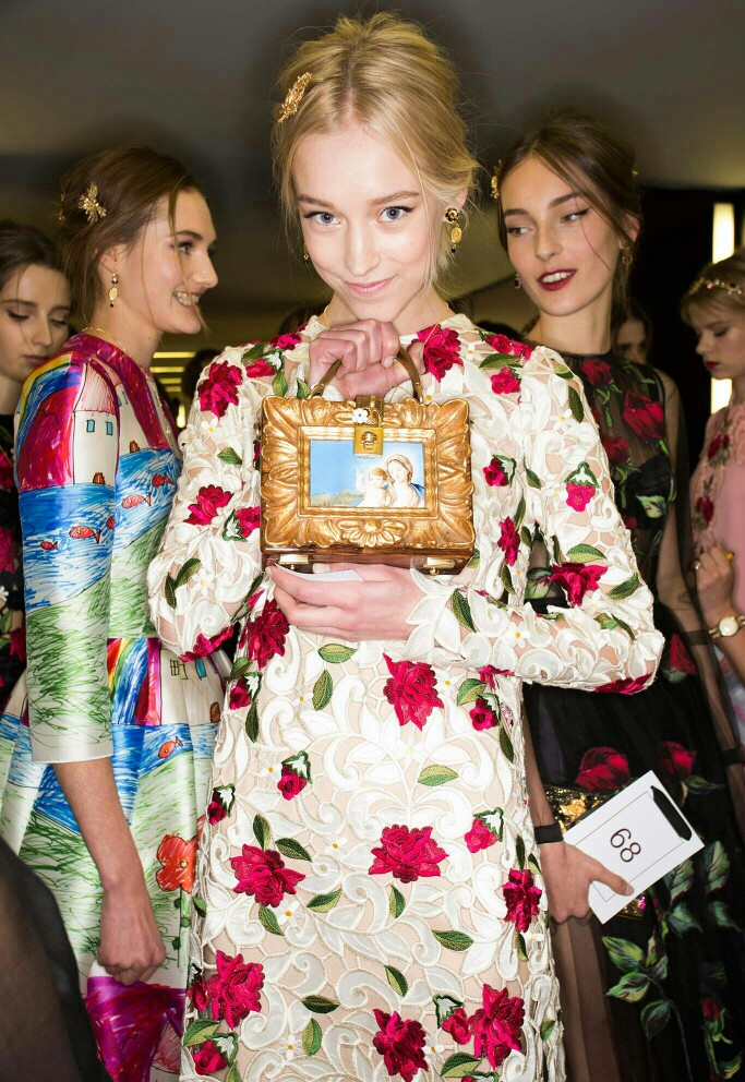 DolceGabbana Winter 2016 Women's Fashion Show