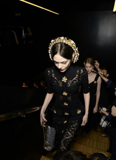 DolceGabbana Winter 2016 Women's Fashion Show