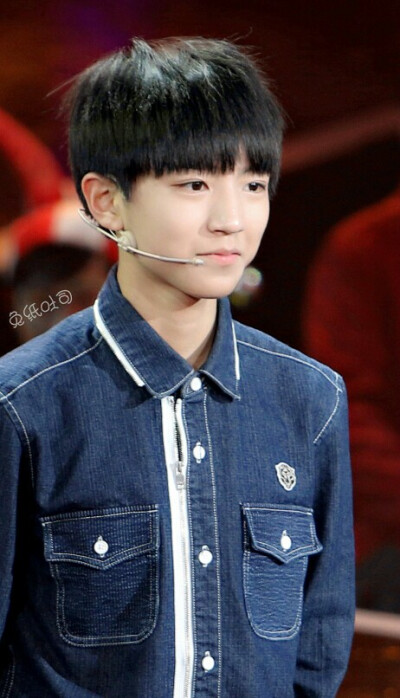 桃花眼加眼尾上扬 真的整个洋娃娃啊 王俊凯 tfboys.队长门面karry