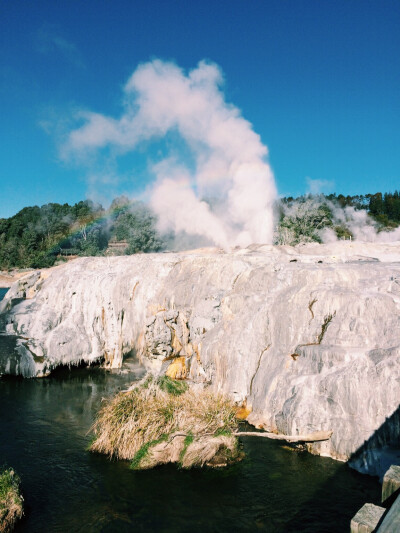 新西兰 Rotorua 蓝天 温泉