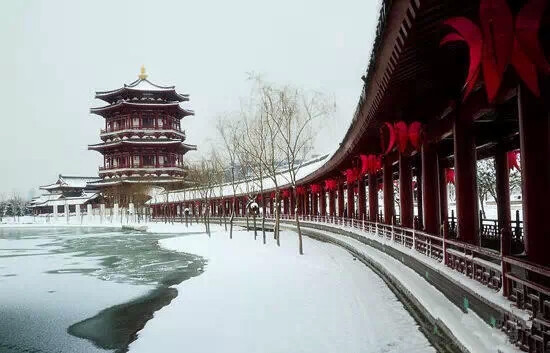 長安夜夜竟飛雪～