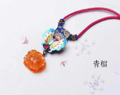 流光缱绻 天然缅甸棕红珀蝶恋花 #琥珀#項鍊#飾品#