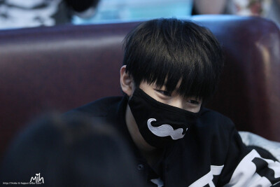 TFBOYS王俊凯 2015.02.28 深圳宝安机场-重庆江北机场图。