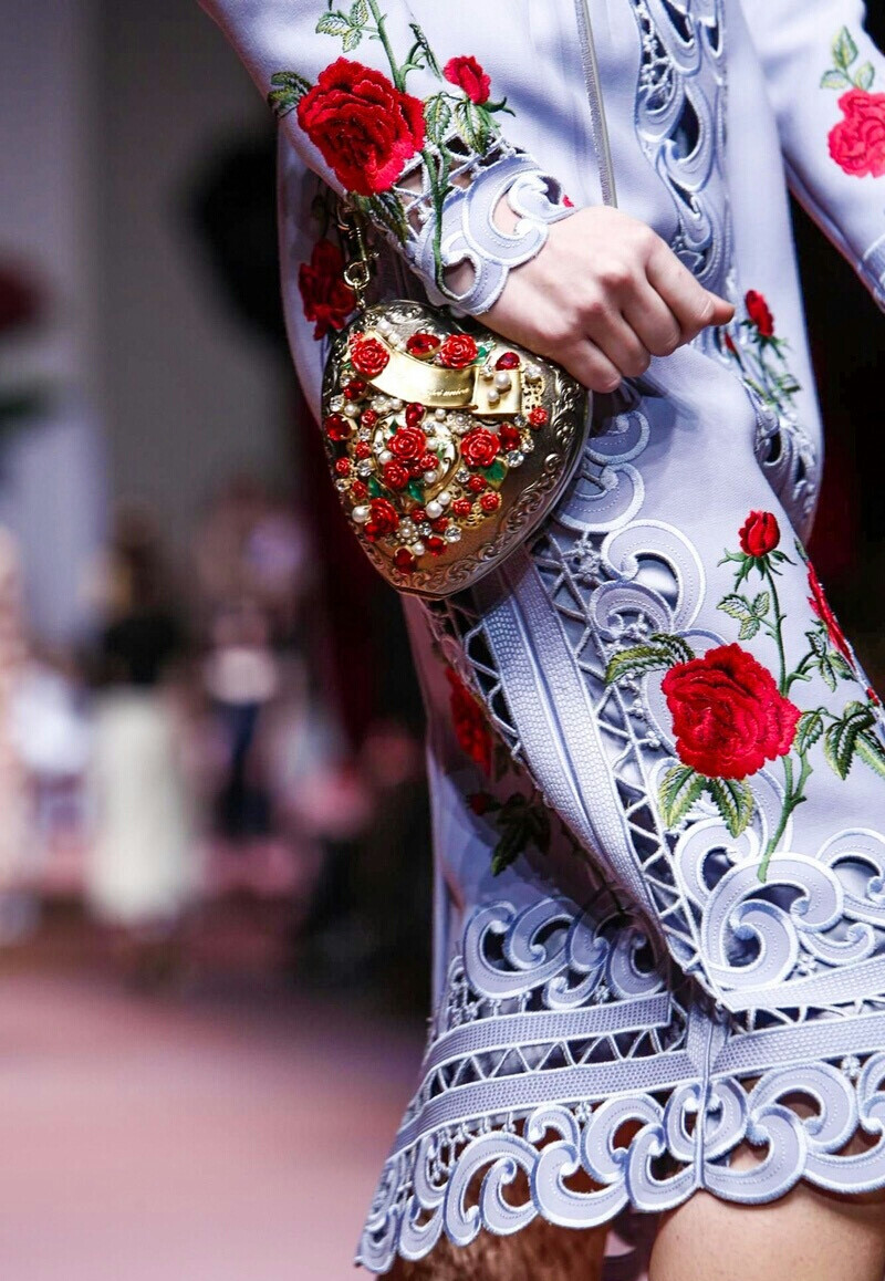 DolceGabbana Winter 2016 Women's Fashion Show