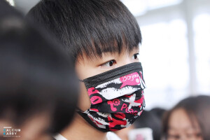 TFBOYS王俊凯 2014.12.12 长沙黄花机场-重庆江北机场。cr.LOGO