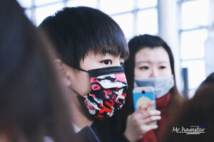 TFBOYS王俊凯 2014.12.12 长沙黄花机场-重庆江北机场。cr.LOGO