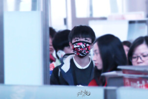 TFBOYS王俊凯 2014.12.12 长沙黄花机场-重庆江北机场。cr.LOGO