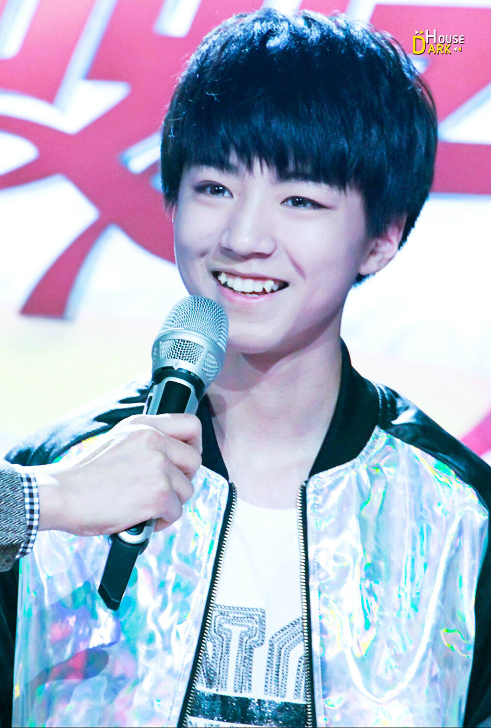 TFBOYS王俊凯 2015.02.11 湖南卫视小年夜表演现场。