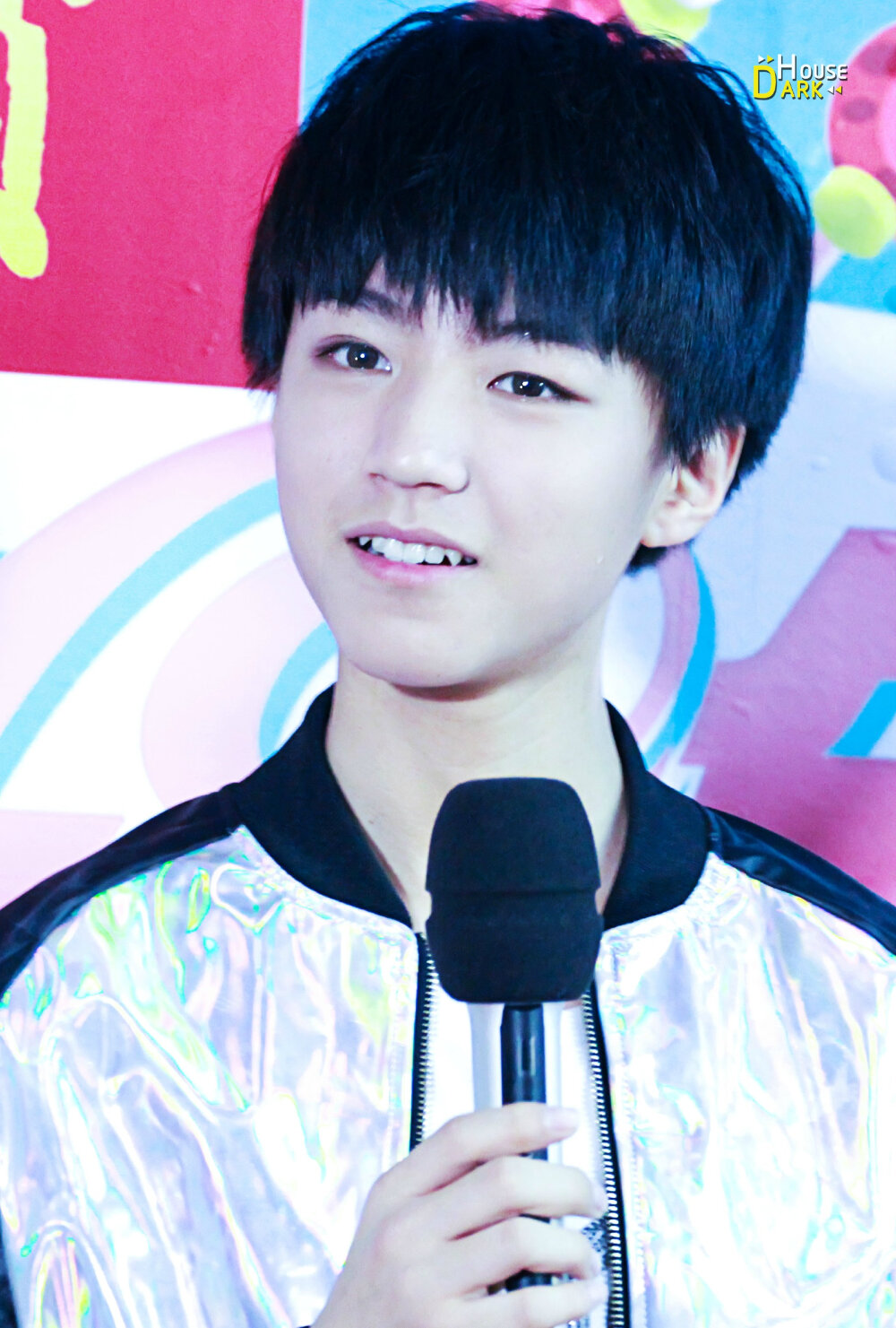 TFBOYS王俊凯 2015.02.11 湖南卫视小年夜表演现场。