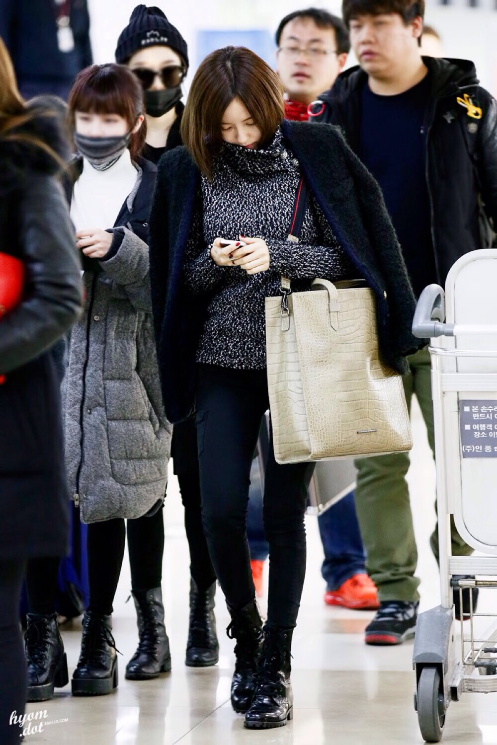 韩国明星街拍 朴孝敏