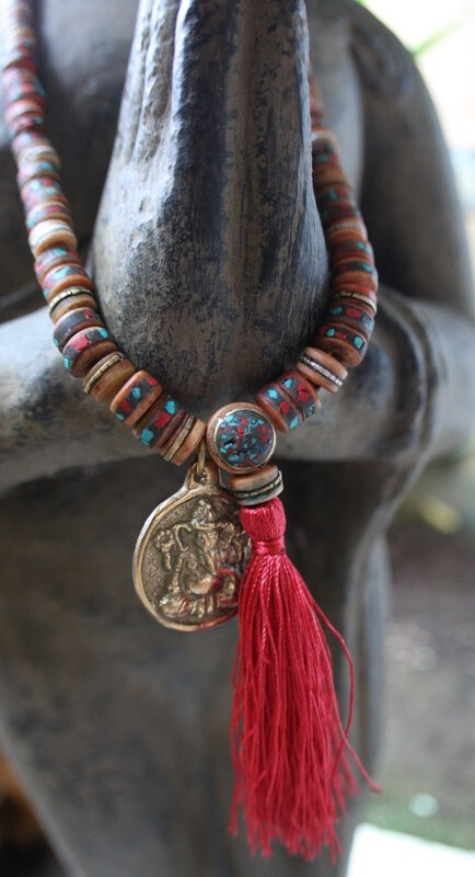 藏族马拉念珠项链：绿松石，红珊瑚及五金挂件