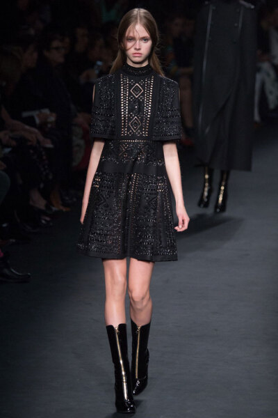 Valentino 巴黎2015秋冬时装秀