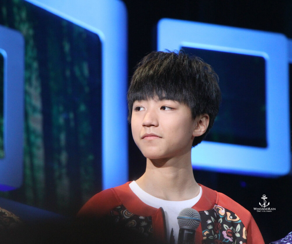 TFBOYS王俊凯 2015.02.11 央视网络春晚直播现场。