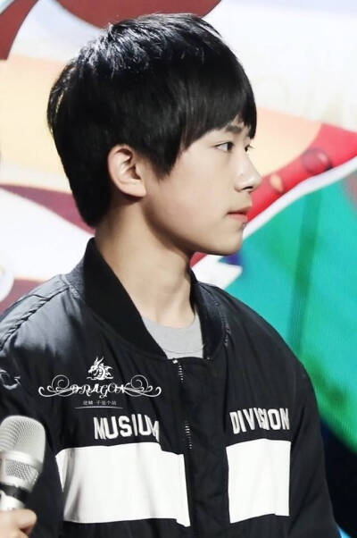 #易烊千玺# #TFBOYS# 易公子