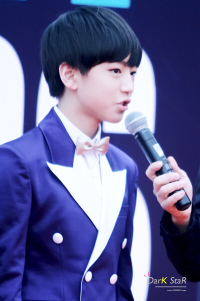 #TFBOYS##TFBOYS王俊凯##王俊凯# 20140415音悦V榜年度盛典 cr 暗星