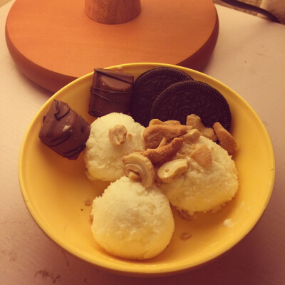 酸奶冰激凌 -自己做的