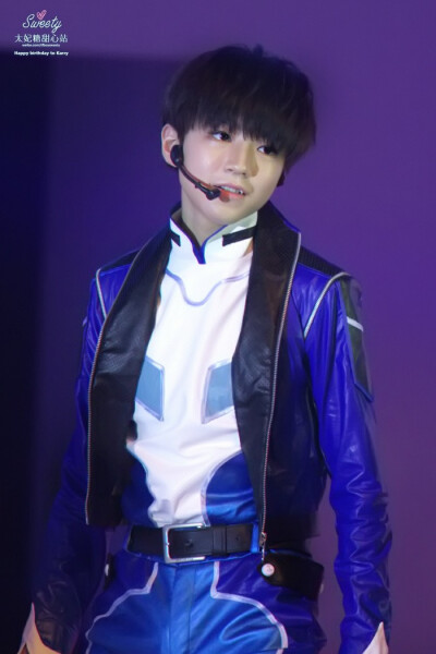 #王俊凯# #TFBOYS王俊凯# #tfboys# 140805 热力赛车新闻发布会表演 cr：TFBOYSweety太妃糖_甜心站