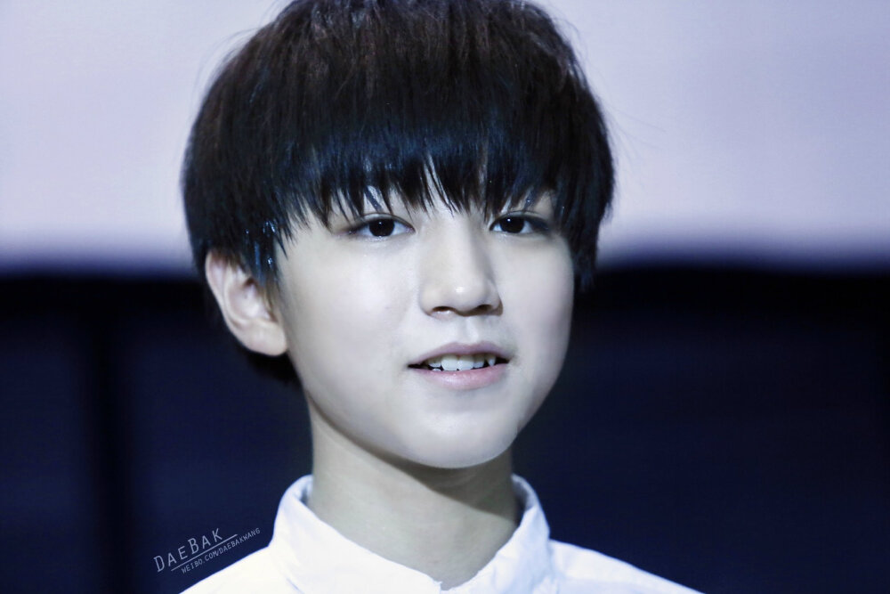 #王俊凯# #TFBOYS王俊凯# #tfboys# 140805 热力赛车新闻发布会采访 cr：王大发DaeBak