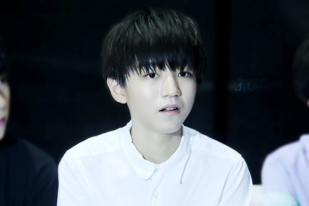 #王俊凯# #TFBOYS王俊凯# #tfboys# 140805 热力赛车新闻发布会采访 cr：BelovedGloryWJK荣光