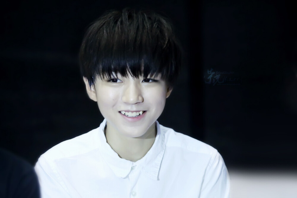 #王俊凯# #TFBOYS王俊凯# #tfboys# 140805 热力赛车新闻发布会采访 cr：BelovedGloryWJK荣光