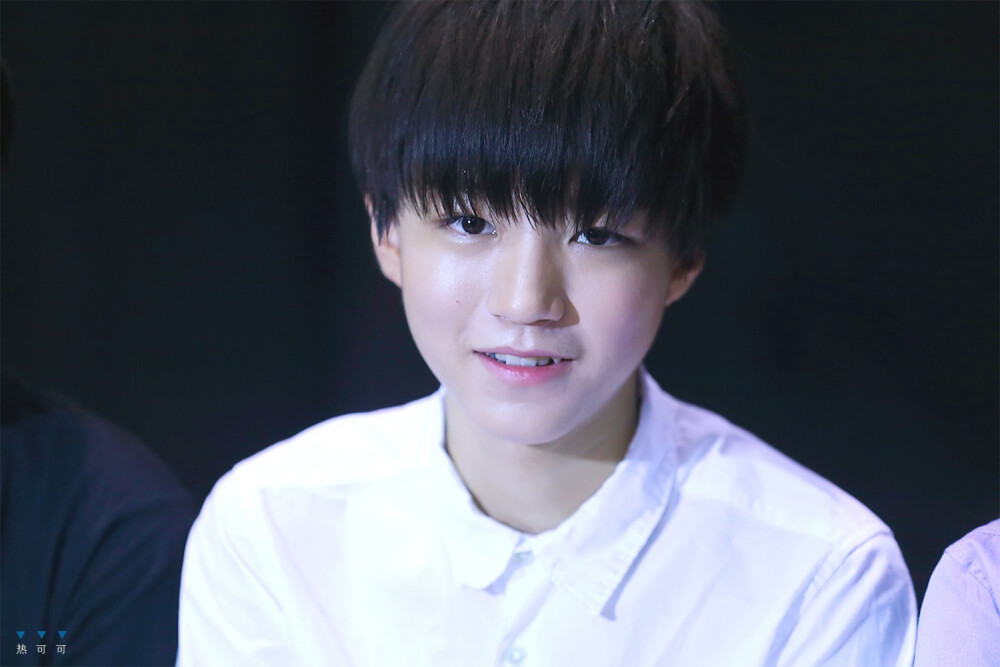 #王俊凯# #TFBOYS王俊凯# #tfboys# 140805 热力赛车新闻发布会采访 cr：热可可0v0