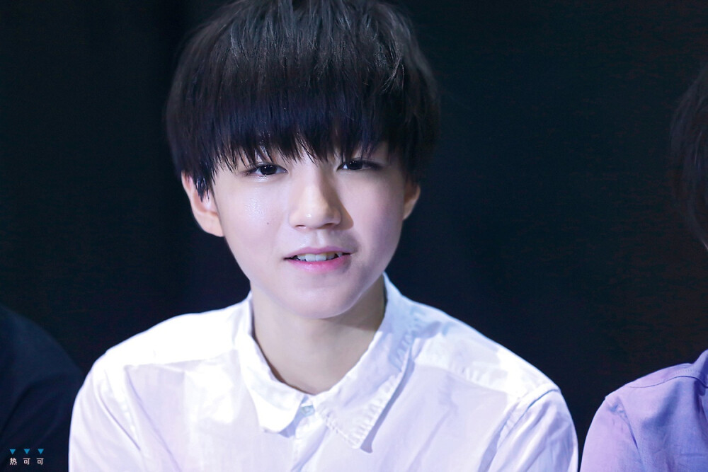 #王俊凯# #TFBOYS王俊凯# #tfboys# 140805 热力赛车新闻发布会采访 cr：热可可0v0