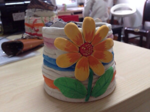 陶泥盘条制作，可做笔筒、花盆、储蓄罐等