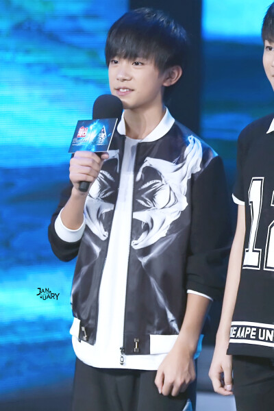 易烊千玺 TFBOYS