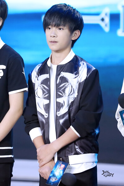 易烊千玺 TFBOYS