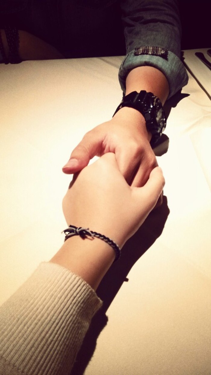 你的手被谁牵起又是谁松开了手by失心失肺