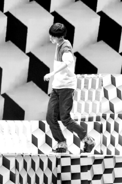 #王俊凯# #TFBOYS王俊凯# #TFBOYS# 20150210网络春晚彩排 cr 糖果站