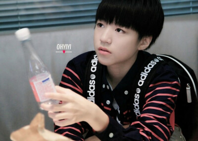 #王俊凯##TFBOYS##TFBOYS王俊凯# 20140519重庆至长沙 cr OHYIYI