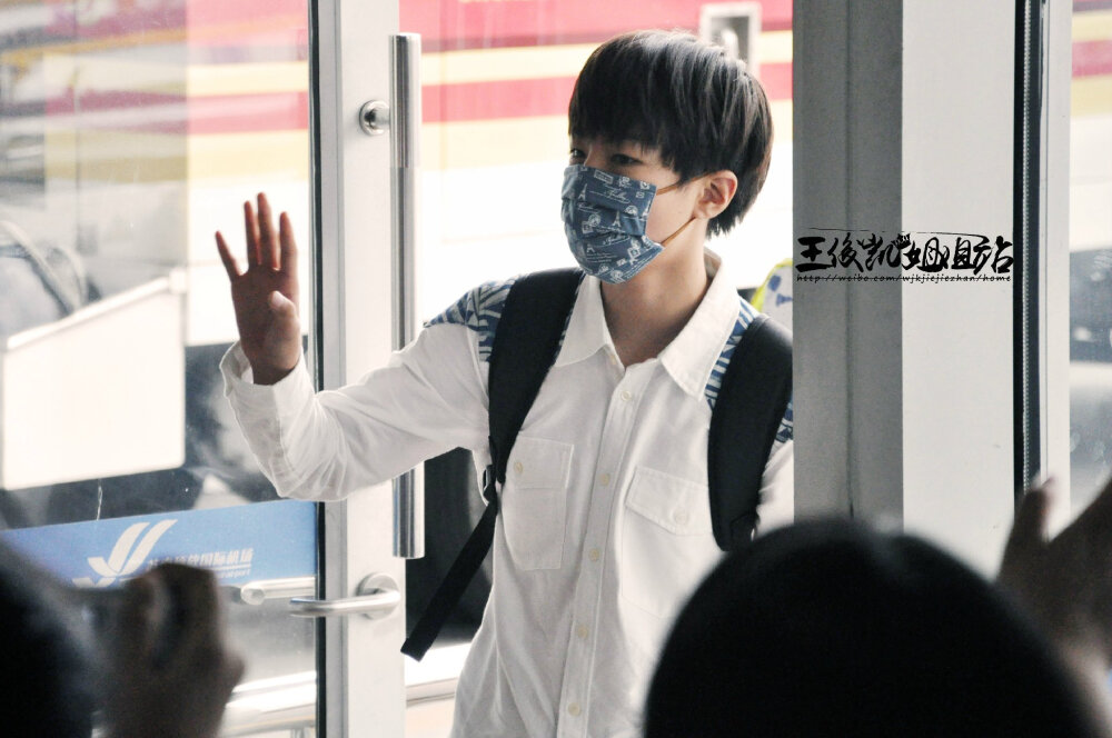 #王俊凯# #TFBOYS王俊凯# #tfboys# TFBOYS王俊凯20140909无锡至重庆cr：logo