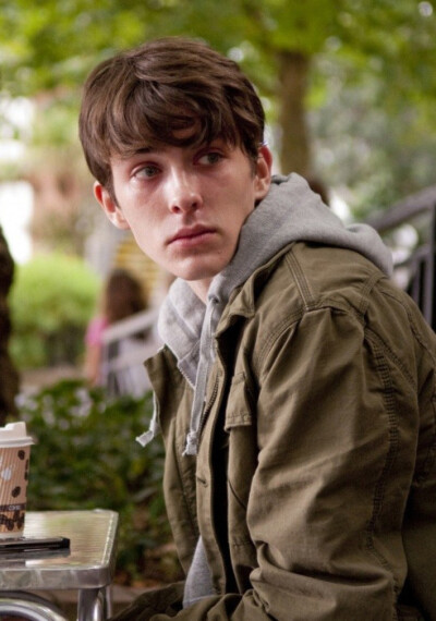 Matthew Beard 刚看完模仿游戏！小哥颜值不错接下来准备看完他的作品！好开心