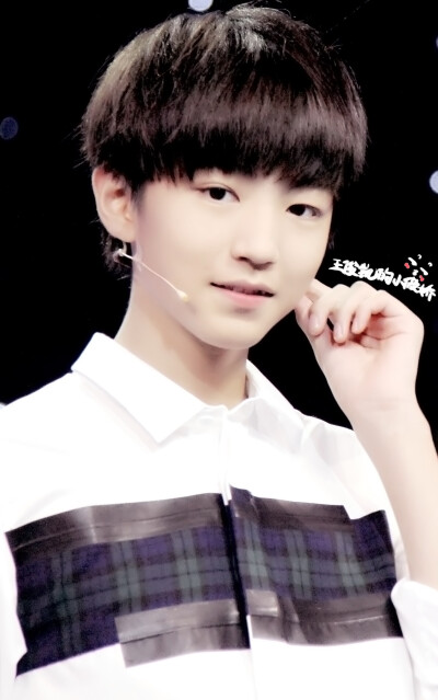 #王俊凯# #TFBOYS王俊凯# #tfboys# TFBOYS王俊凯20141016中国文艺录制cr：logo